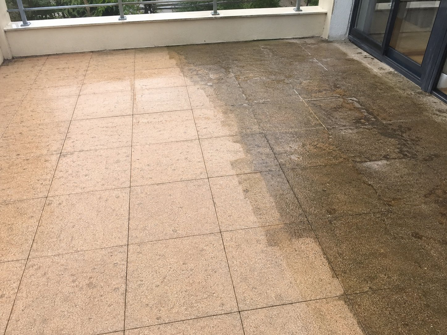 Nettoyage terrasse carrelage avant/après
